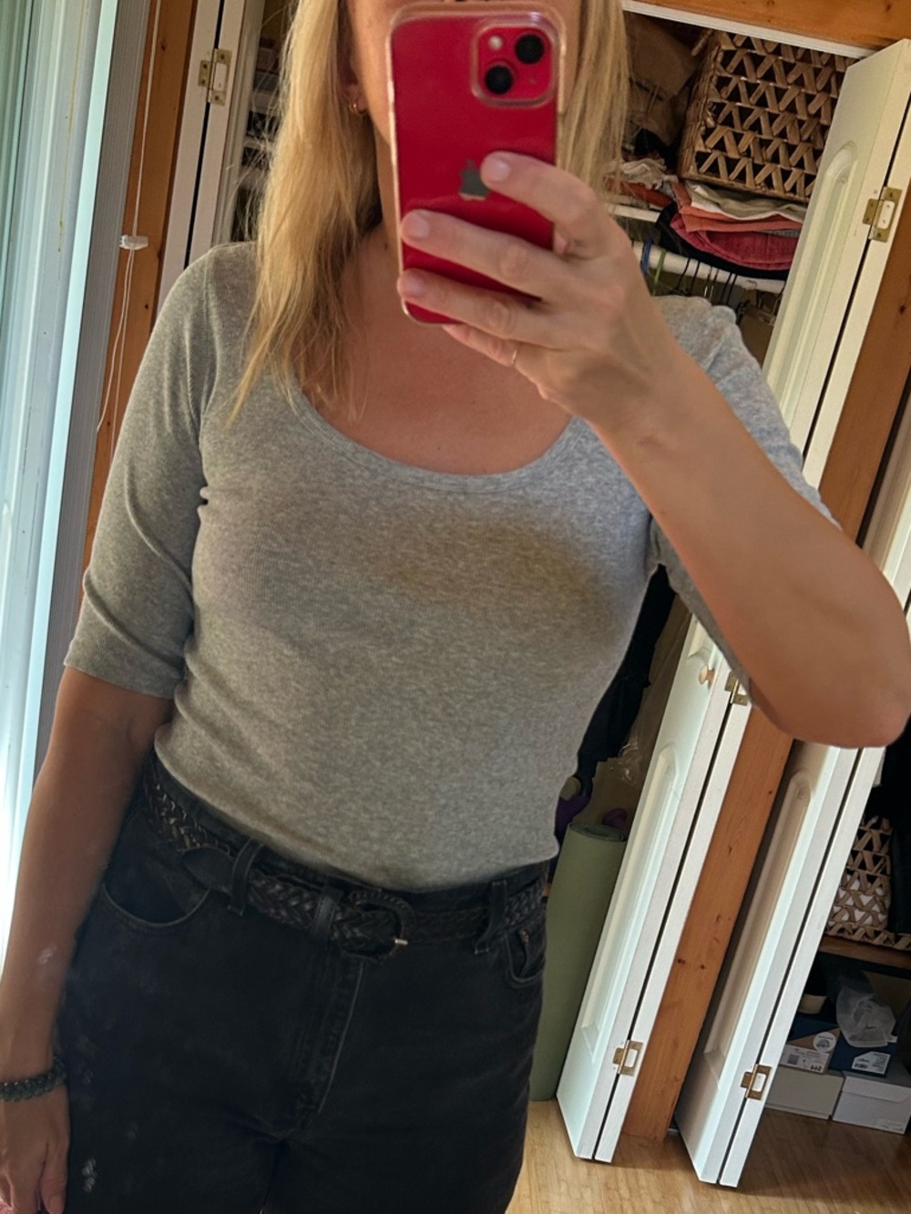 Everlane Gray Scoop Neck Short Sleeve Top